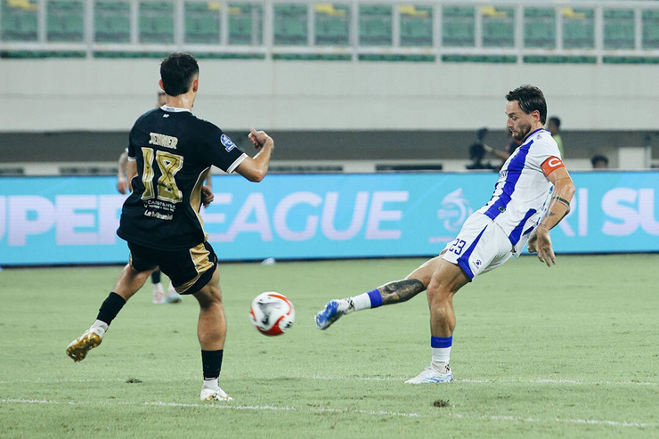 Pengamanan Ketat Sambut Pertandingan Persib vs Arema di Bandung