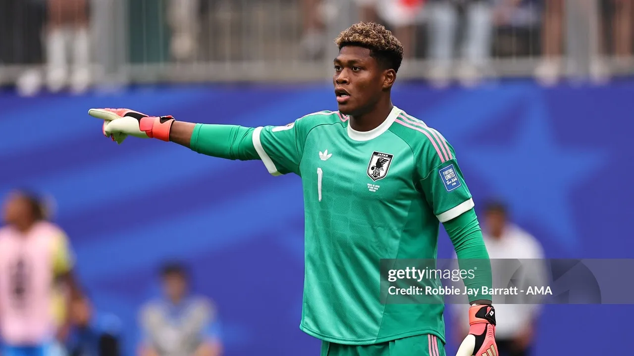 Aston Villa Targetkan Zion Suzuki Sebagai Pengganti Emiliano Martinez