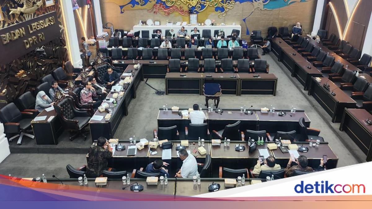 ---
Baleg DPR Setujui RUU Satu Data untuk Dibawa ke Sidang Paripurna

---