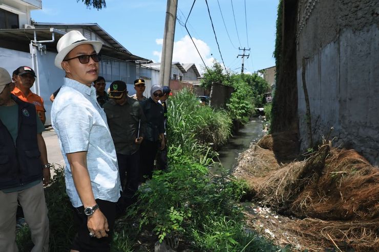 Antisipasi Banjir, Bupati Bandung Perintahkan Pembongkaran Bangunan Ilegal di Margahayu