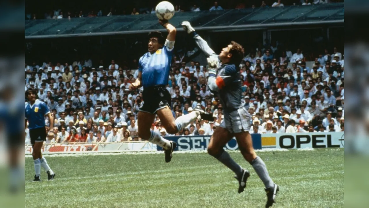 Bola Legendaris Maradona Siap Dilelang di AS