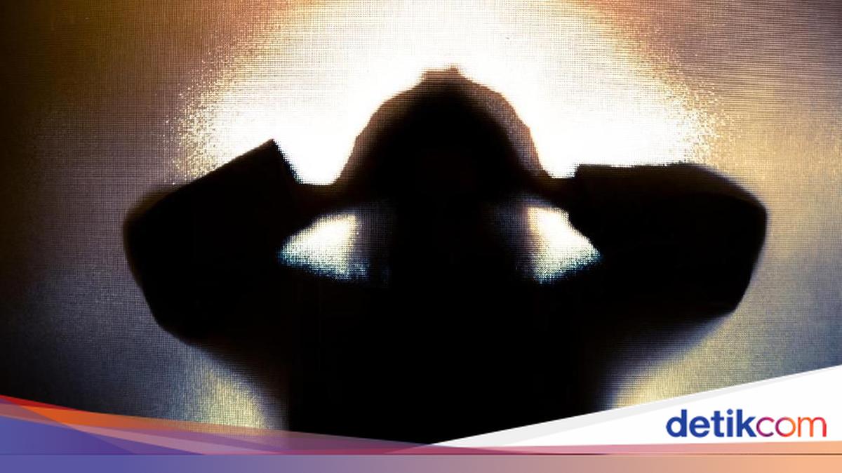 ---
Pemilik Bengkel di Lampung Timur Ditangkap atas Dugaan Sodomi Tiga Karyawan Remaja

---