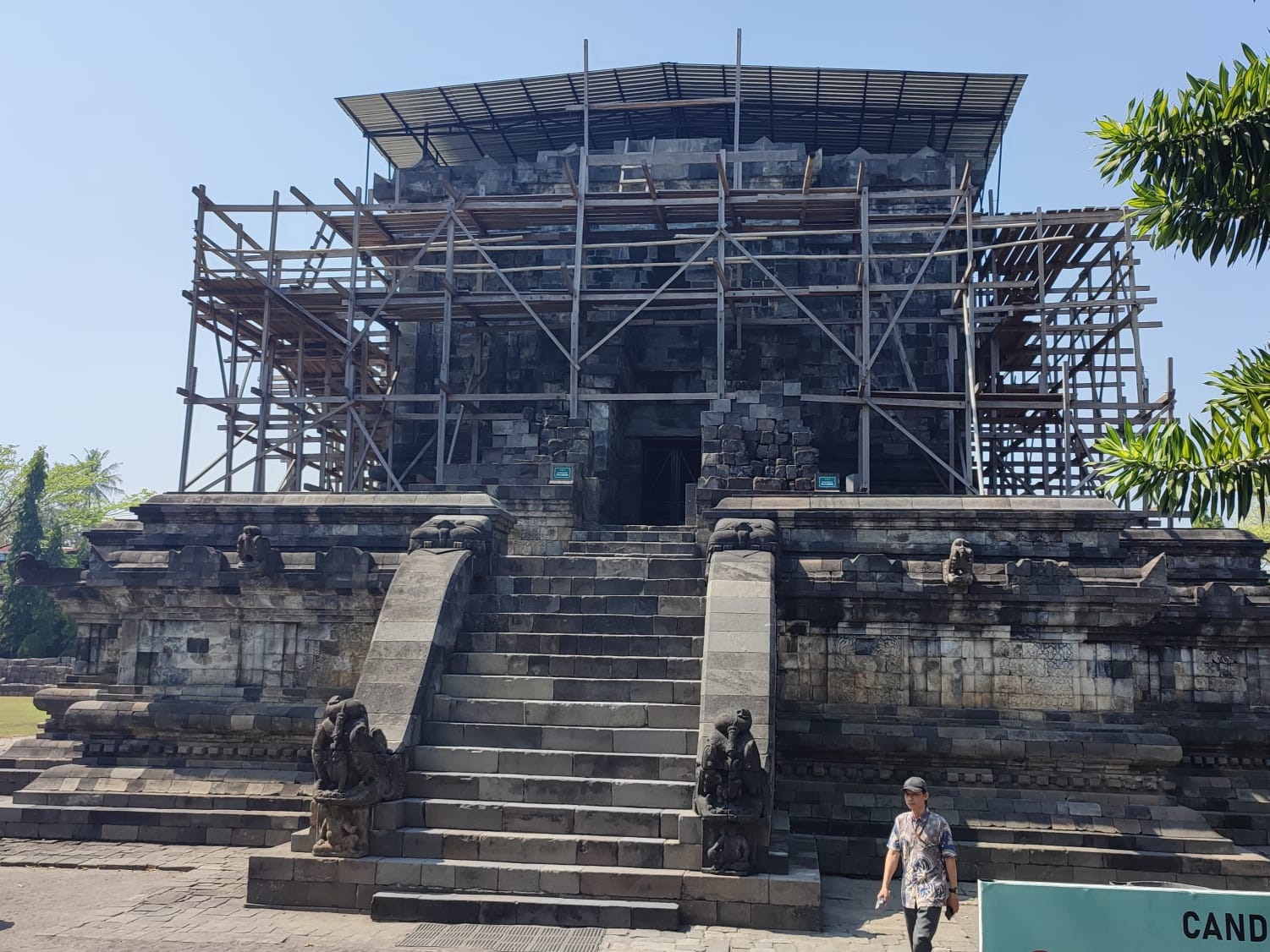 Pemugaran Candi Mendut: 76 Pedagang Menanti Kepastian Bantuan