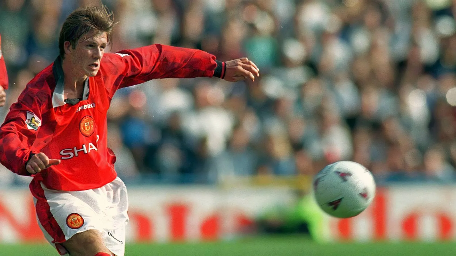 David Beckham Menerima Penghormatan Spesial - sumber: (givemesport)