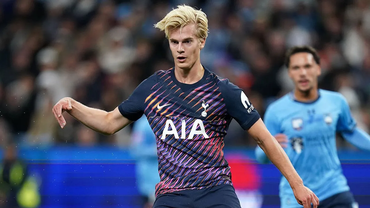 De Zerbi Ingin Lucas Bergvall Tetap di Tottenham, Namun Tanpa Jaminan Sebagai Starter