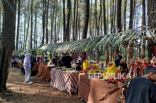 Desa Tambakmekar Inisiasi Festival Wisata Alam dan Budaya Pinus Kujang