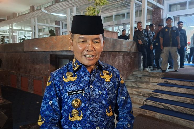 Gubernur Kalteng Absen dalam Sidang Terkait Gugatan Pengadaan Papan Tulis Interaktif
