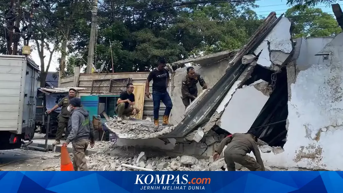 Pembongkaran Garasi di Trotoar Jalan Ambon Bandung, Awalnya Dikhususkan untuk Kendaraan Sampah