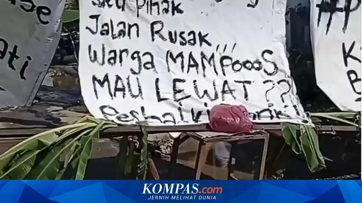 Aksi Protes Warga Medan Terkait Jalan Rusak Berlangsung Dramatis