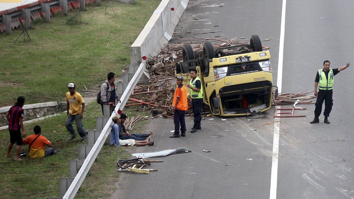 Mengapa Memberi Minum Korban Kecelakaan Tidak Disarankan?