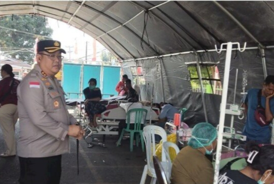 Gempa NTT: 15 Pasien dan 5 Bayi Dirawat di Tenda Darurat RSUD Ende