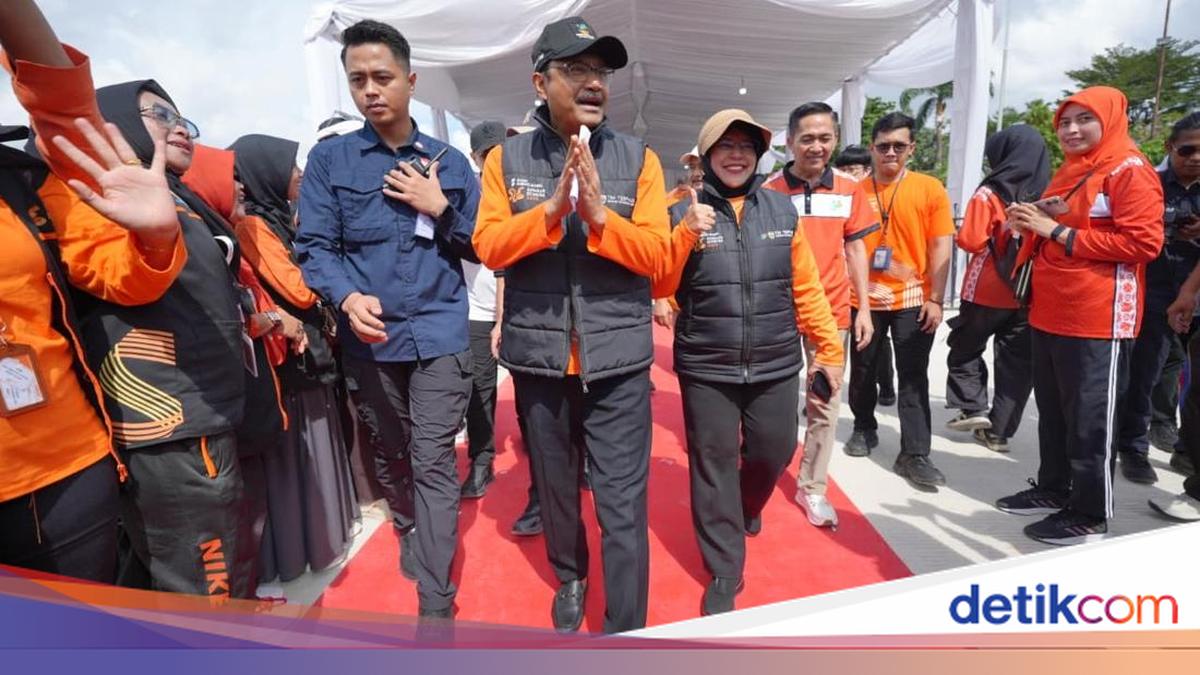 Gus Ipul Pimpin Ikrar Ribuan Petugas Sensus Ekonomi di Sumatera Selatan