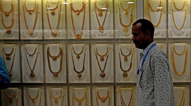 Harga Emas Tertekan oleh Kekuatan Dolar AS dan Negosiasi AS-Iran