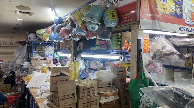 Kenaikan Harga Plastik di Jakarta Meningkatkan Kekhawatiran Terhadap Lonjakan Biaya Makanan dan Minuman
