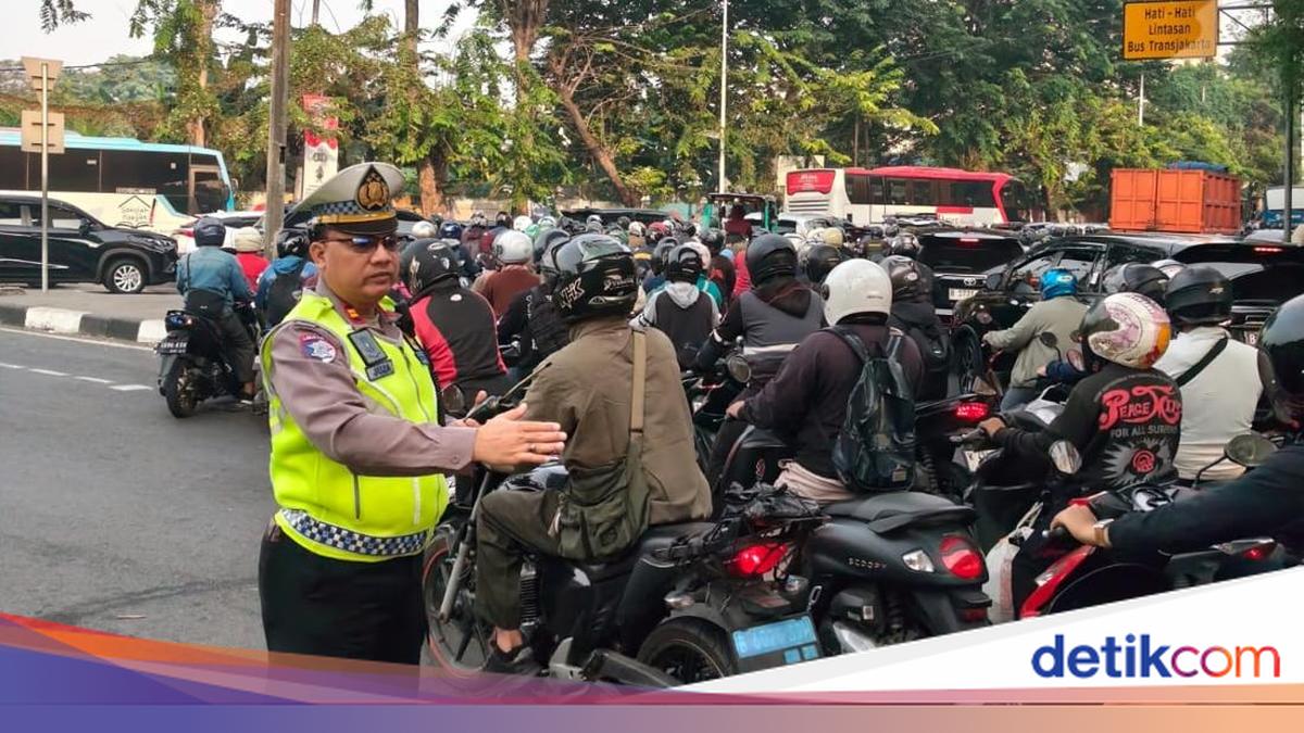 Kemacetan Parah di Jakarta Saat Hari Pertama Sekolah