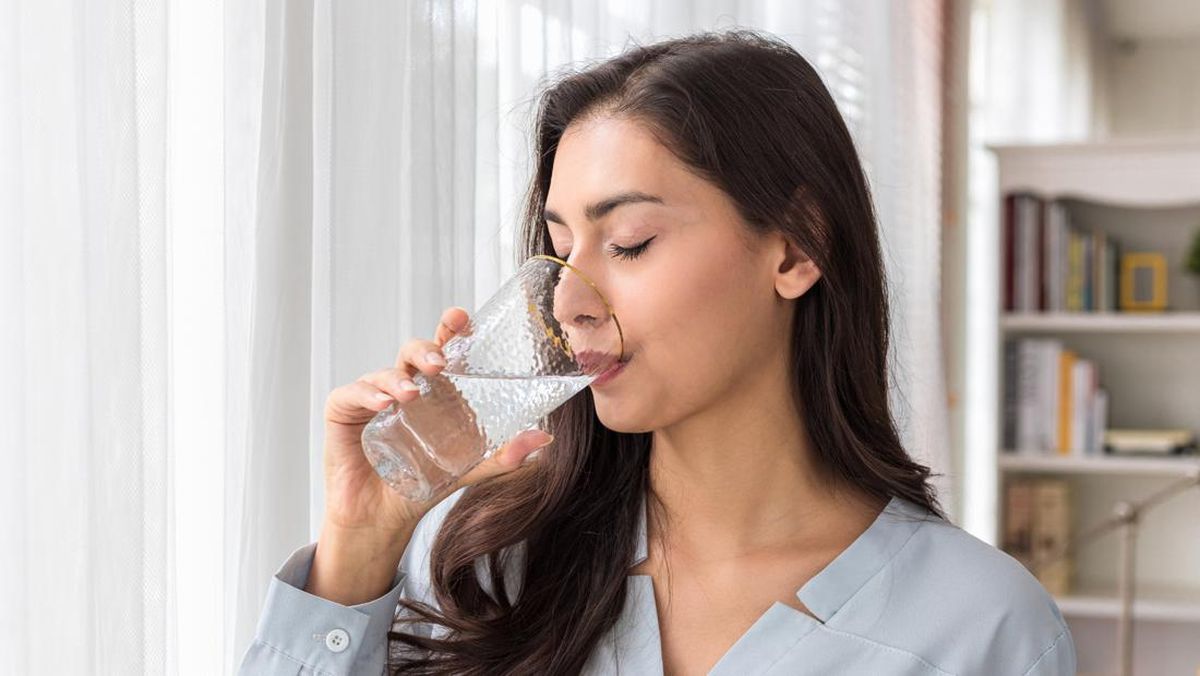 Manfaat Menakjubkan Minum Air Putih Setelah Bangun Tidur