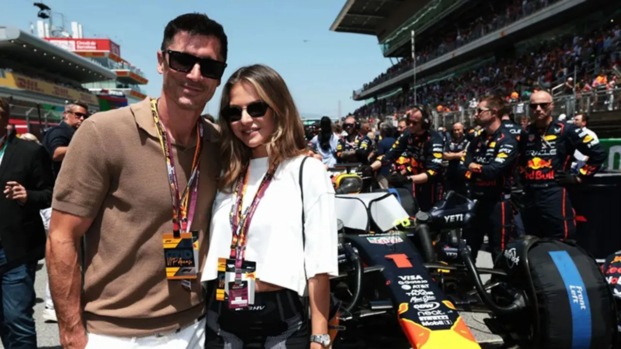 ---
Kekhawatiran Anna Lewandowski Saat Meninggalkan Barcelona

---