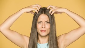 Jarang Disadari, 5 Kebiasaan Ini Bisa Bikin Rambut Kutuan