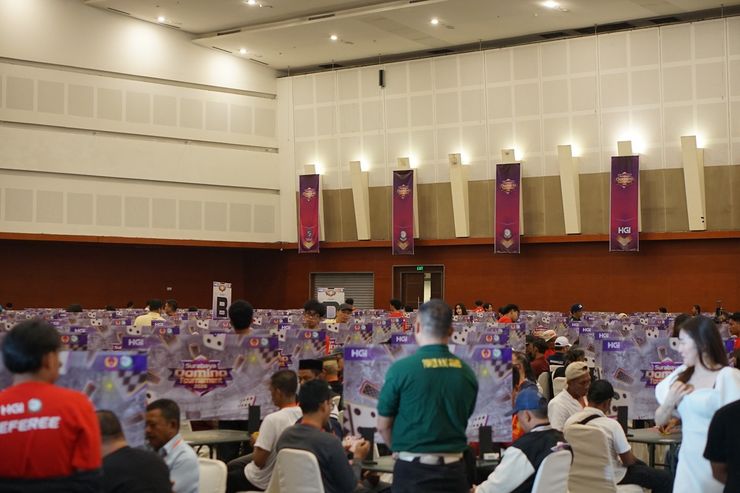 Pertarungan Seru Atlet Domino: 1.500 Peserta dari 17 Provinsi di Surabaya