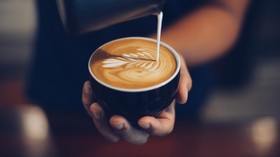 Aturan Jeda Aman Minum Kopi Setelah Mengonsumsi Obat