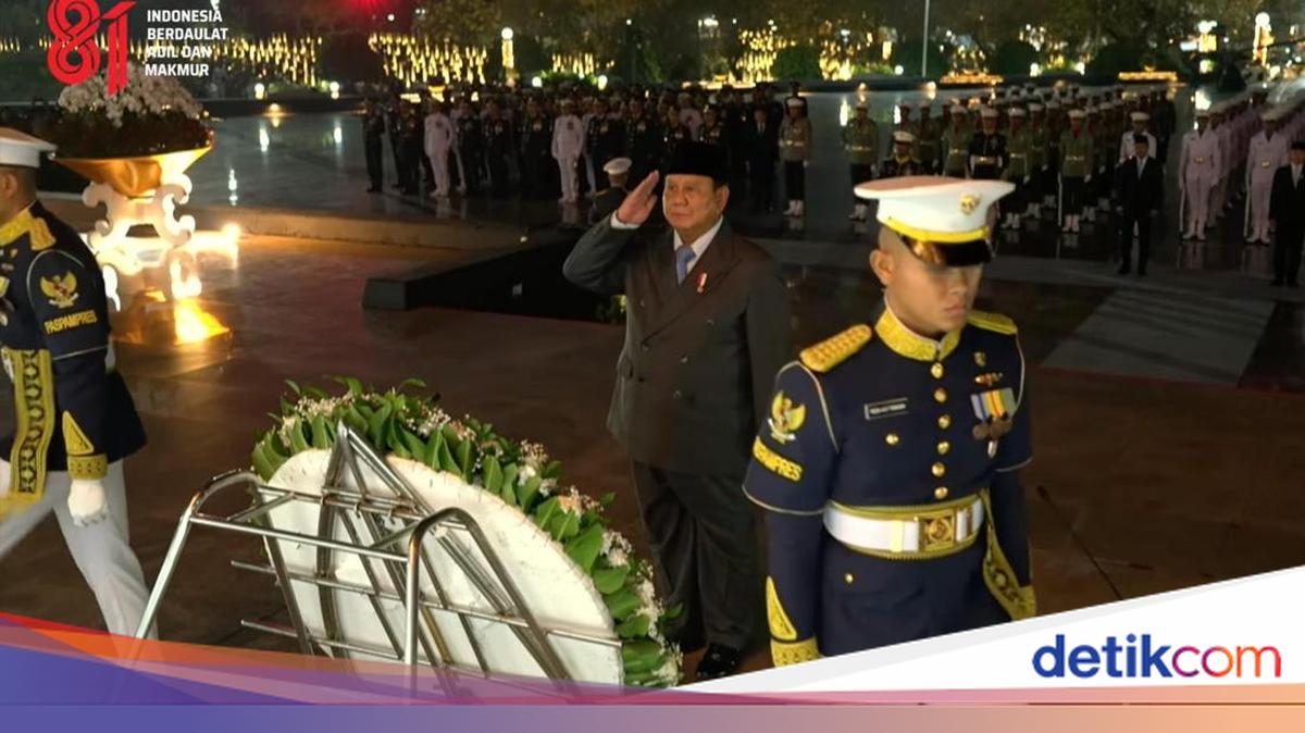 Foto: Presiden Prabowo Subianto memimpin Upacara Ziarah Nasional dan Renungan Suci di Taman Makam Pahlawan (TMP) Kalibata, Jakarta Selatan. (YouTube Setpres RI)