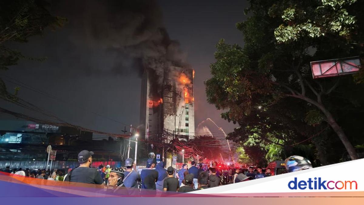 Penutupan Jalan Abdul Muis Berlanjut Hingga Kebakaran Gedung Bapenda DKI Dipadamkan
