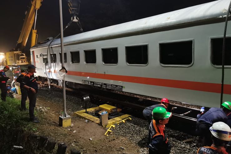 KAI Daop 4 Perbarui Jadwal Kereta Api Pasca Evakuasi KA Bangunkarta, 521 Tiket Dibatalkan