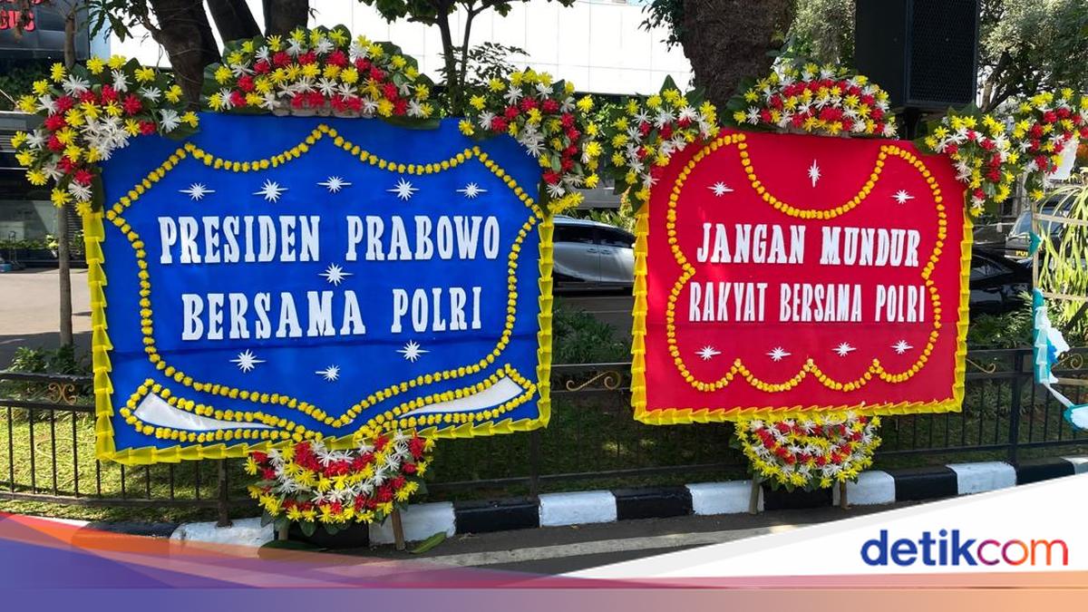 Karangan Bunga Sebagai Dukungan untuk Polri dalam Penanganan Kasus Korupsi