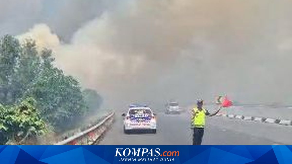 Asap Kebakaran Hutan Menyebabkan Gangguan Jarak Pandang di Tol Kayuagung-Palembang