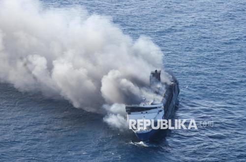 KMP Mutiara Sentosa Terbakar, AHY Tekankan Keselamatan Penumpang Utama