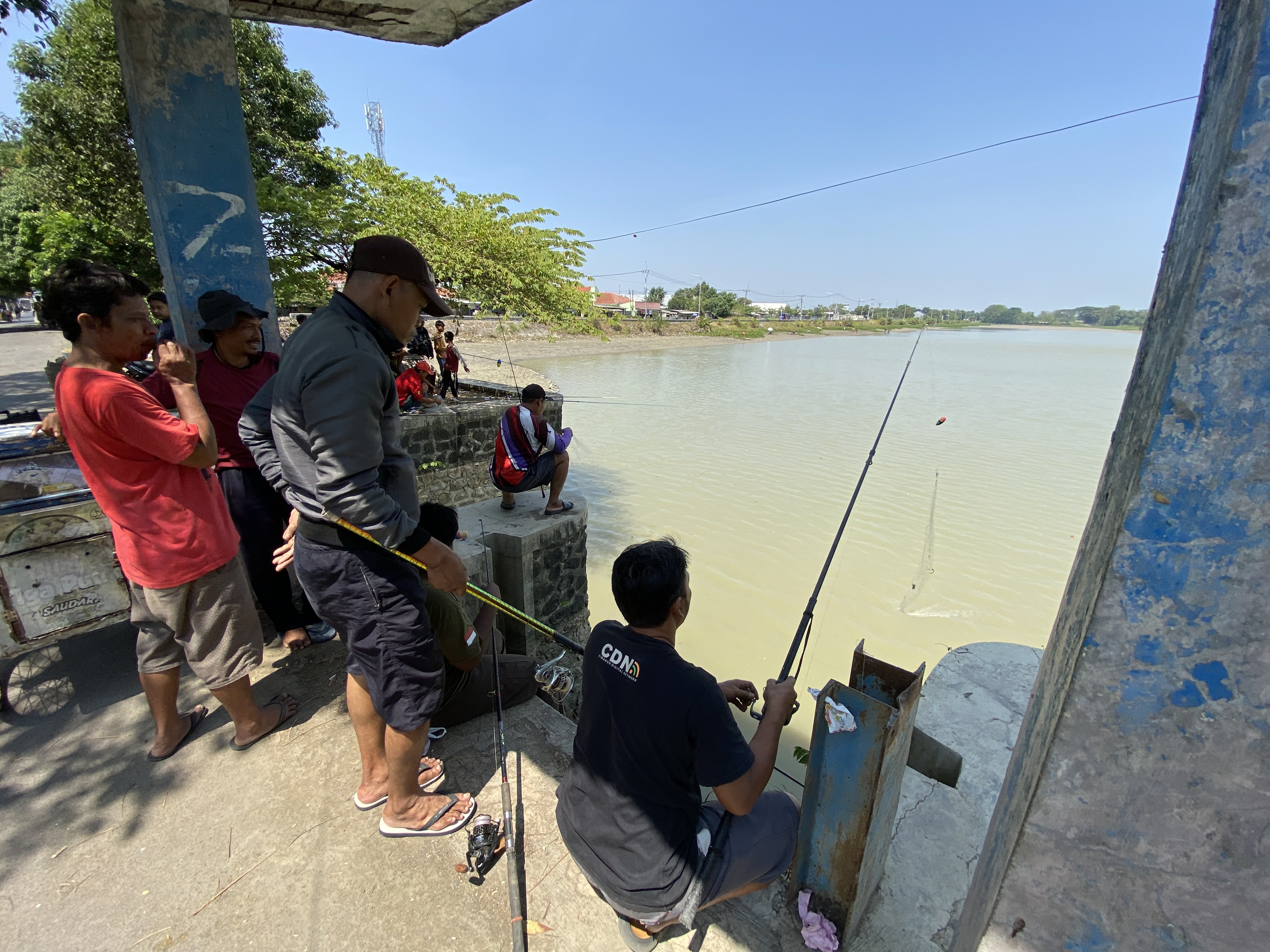 Kekeringan Melanda Waduk Bojongsari Indramayu, Sungai Cimanuk Juga Mengering