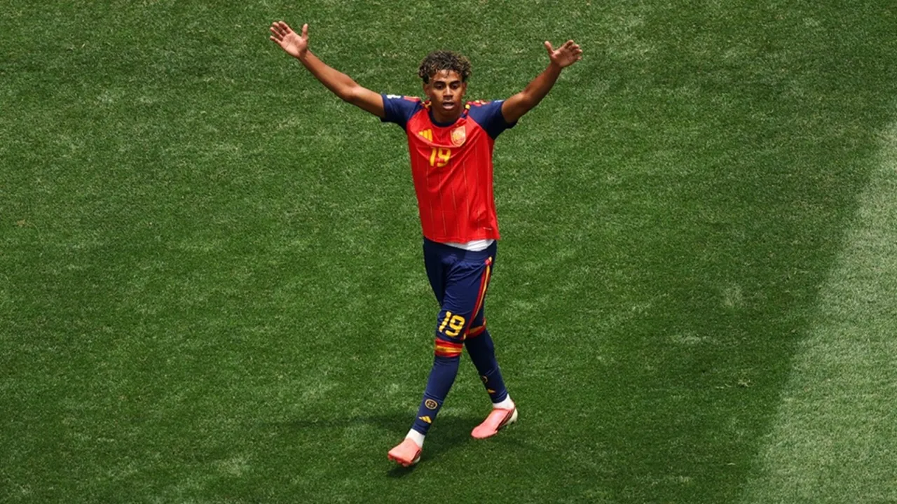 Lamine Yamal Siap Hadapi Cristiano Ronaldo di Piala Dunia