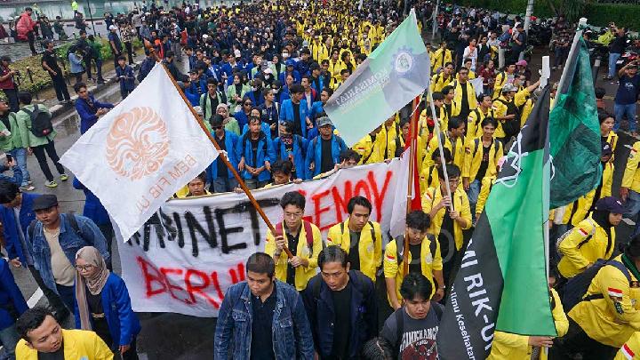 Mahasiswa, Rakyat Mana yang Kalian Bela?