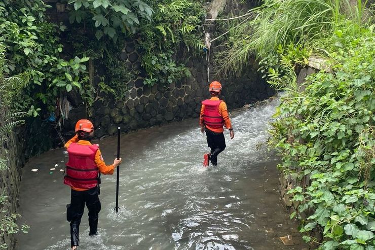 Bocah 4 Tahun di Bojonggede Hanyut Saat Bermain Hujan, Ditemukan Tewas