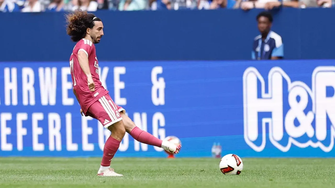 Marc Cucurella Merayakan Debutnya dengan Kemenangan atas Schalke