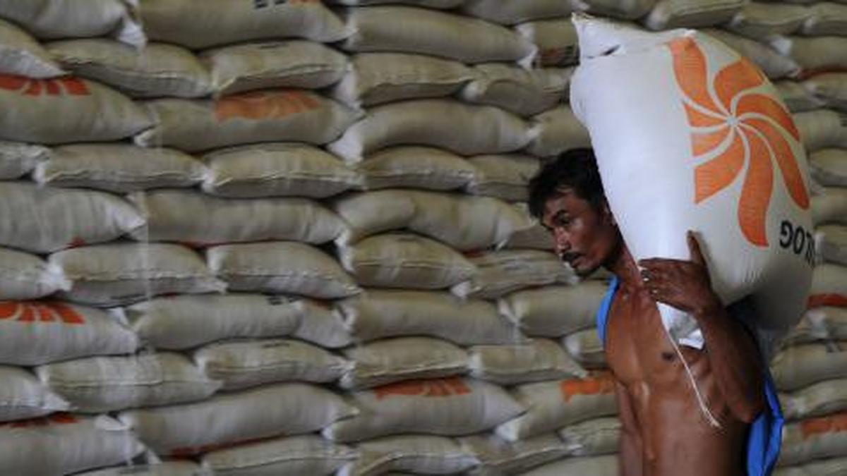 Masyarakat Diberi Kesempatan untuk Memeriksa Stok Beras di Gudang Bulog