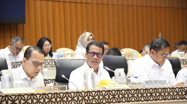 Mentan Amran Marah, Gula Rafinasi Impor Dominasi Pasar dan Ancam Produksi Lokal