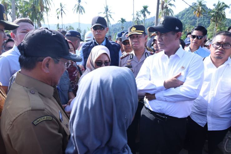 Mentan Kritik Kurangnya Respons Terhadap Sawah yang Terkena Bencana di Sumbar, Siap Tarik Dana Rp 450 Miliar