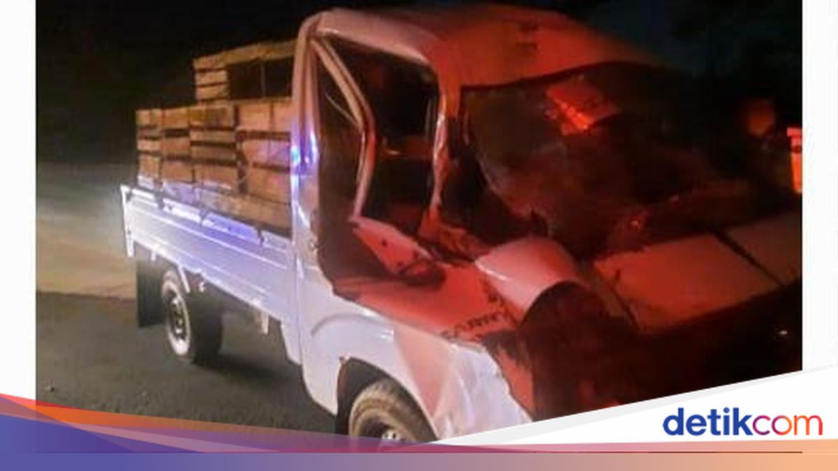 ---
Kecelakaan Pikap Tabrak Kontainer di Tol Jagorawi, Pengemudi Terluka Akibat Mengantuk

---