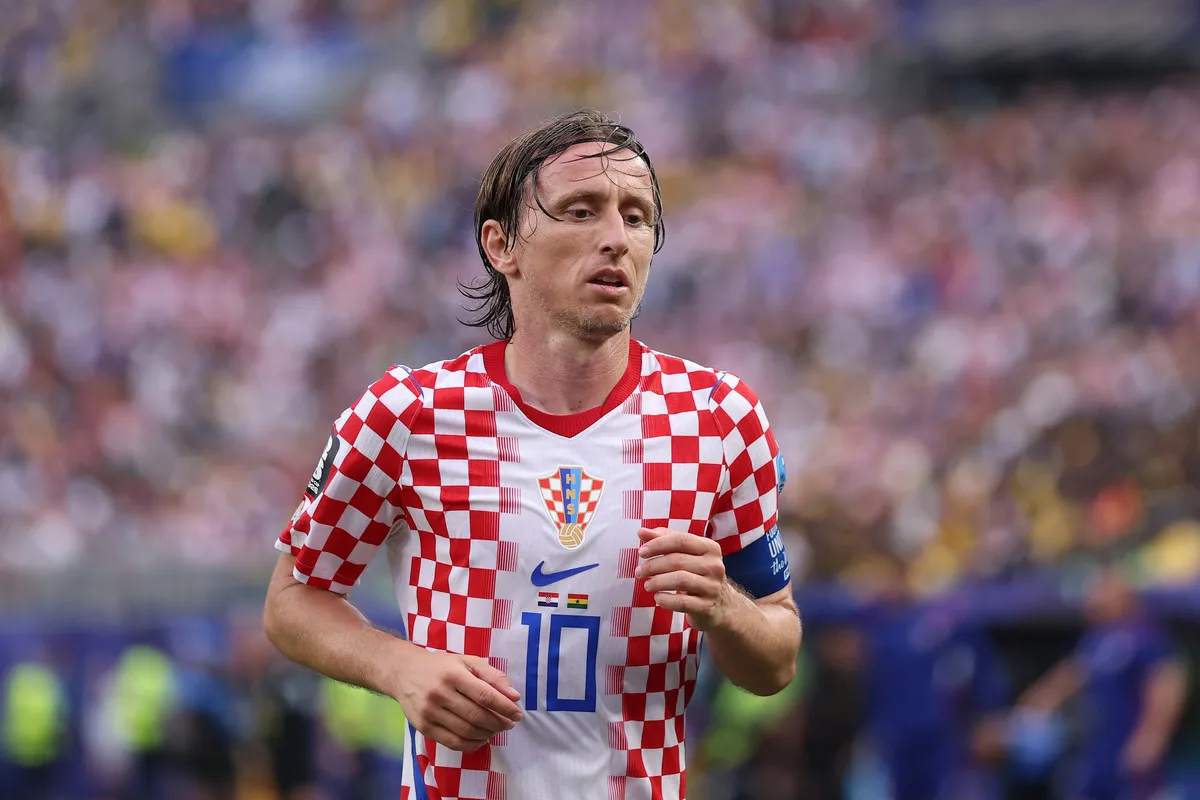 Modric Tegaskan Tidak Ada Pembicaraan Kembali ke Madrid Bersama Mourinho