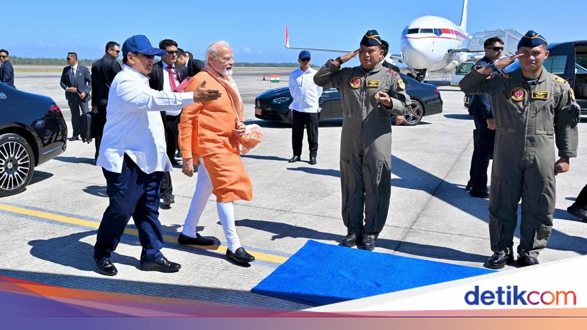 Kunjungan Bersejarah Prabowo dan PM Modi ke Candi Prambanan dengan Helikopter
