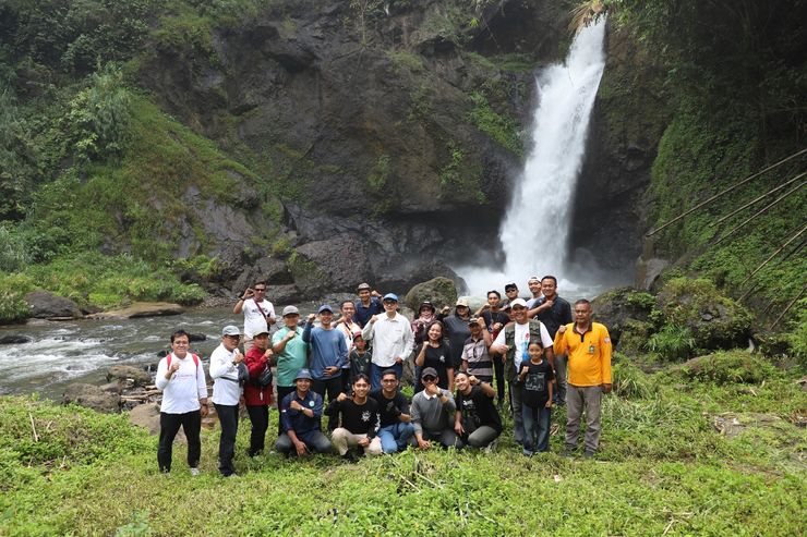 Wabup Purworejo Meninjau Potensi Wisata Alam di Bruno dengan Menggunakan Motor