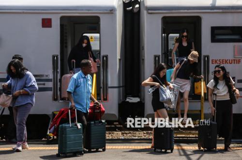 Jumlah Penumpang Kereta Meningkat Pesat Selama Long Weekend