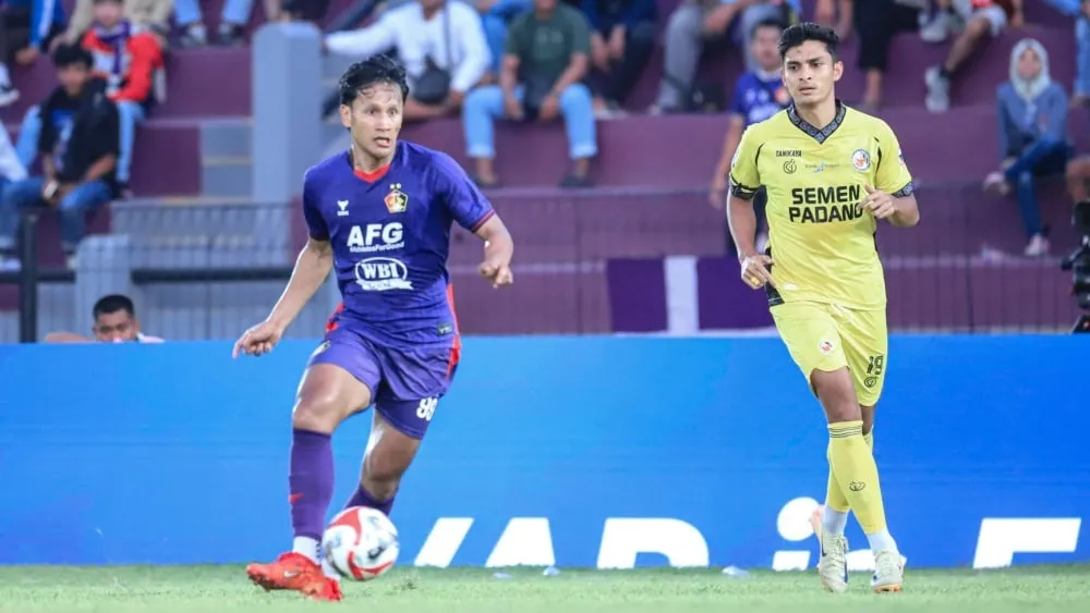 ---
Transformasi Besar di Persik Kediri: Yandi Sofyan dan Irkham Mila Berpisah

---