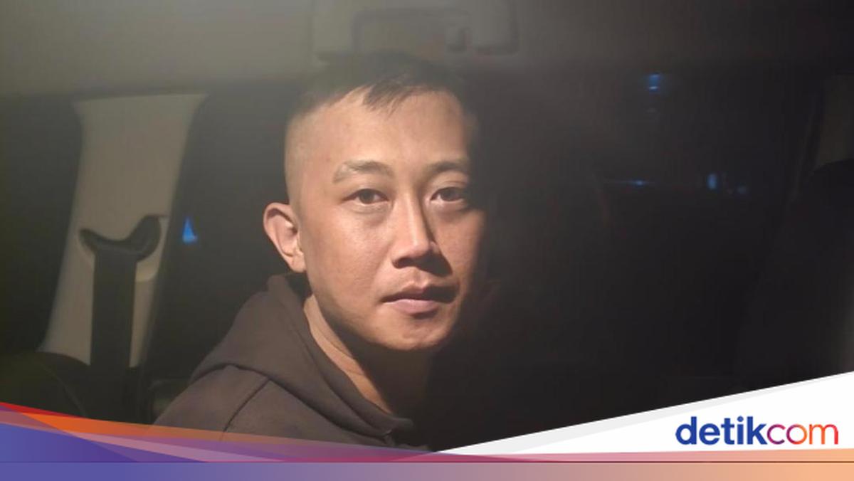 ---
Penangkapan Taufik Hidayat: Polisi Periksa Kesehatan Tersangka Penyekapan di Bandung

---