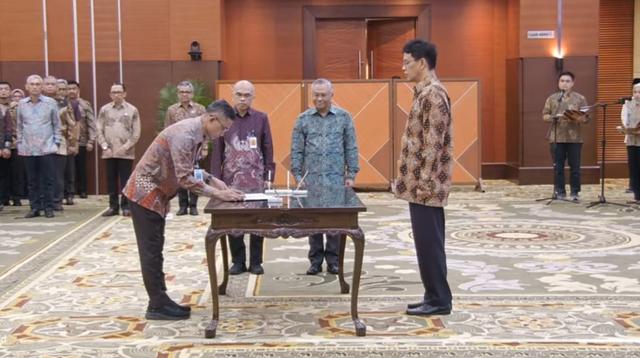 Purbaya Resmi Lantik Lima Pejabat Baru Kemenkeu, Ingatkan Amanah Jabatan di Masa Sulit