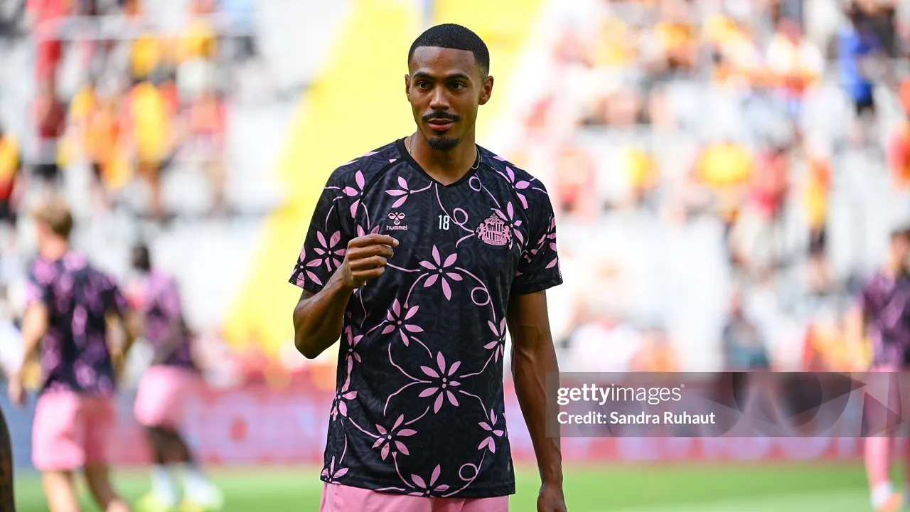 Regis Le Bris Tegaskan Wilson Isidor Akan Bertahan di Sunderland