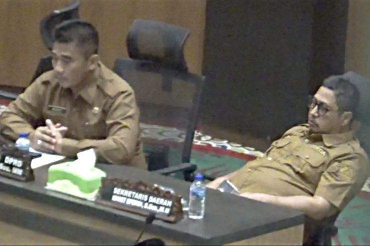 Tanggapan Bupati Bangkalan Terkait Pejabat yang Tertidur Saat Rapat Paripurna: "Seharusnya Saya Bangunkan"