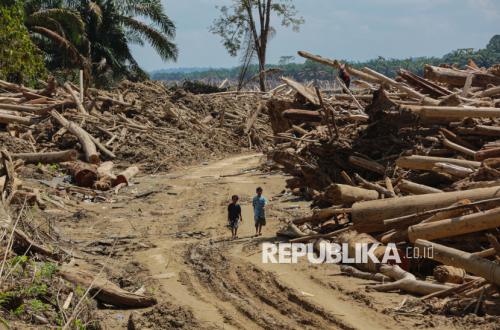 Dampak Bencana Hidrometeorologi Terhadap Industri Kecil di Sumatera dan Upaya Pemulihannya