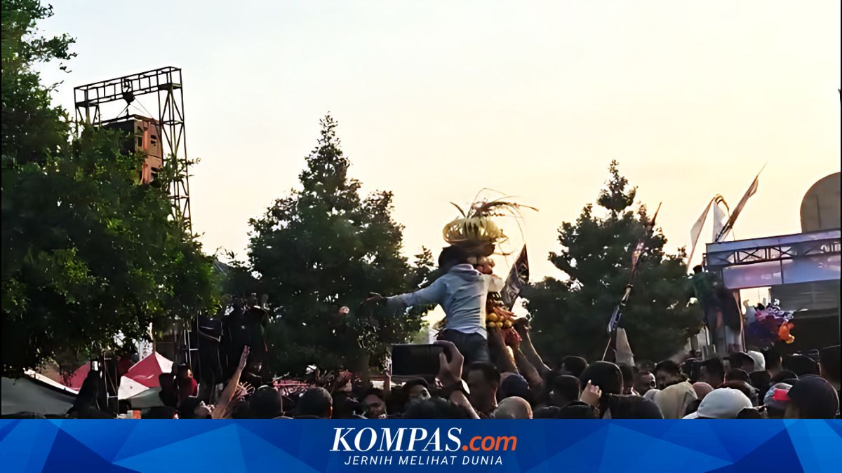 Ribuan Warga Serbu Buceng dalam Tradisi Grebeg Tutup Suro di Ponorogo